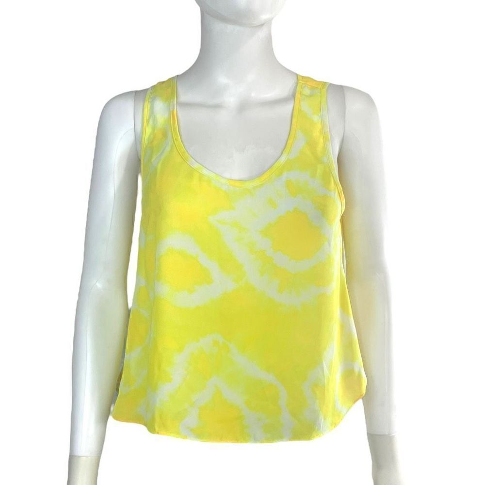 Eight Sixty Women's Yellow Sleeveless Tank Top Medium